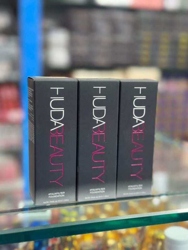 Huda Beauty Makeup Foundationc